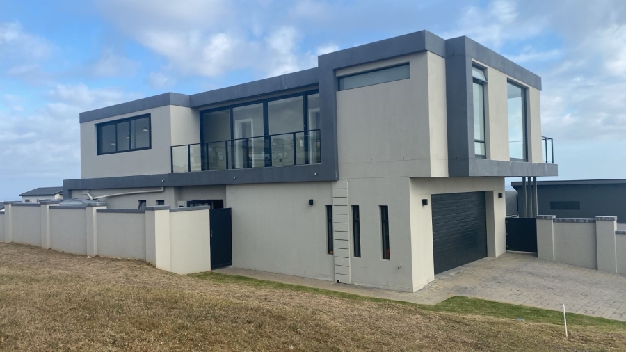 4 Bedroom Property for Sale in Le Grand Golf Estate Western Cape